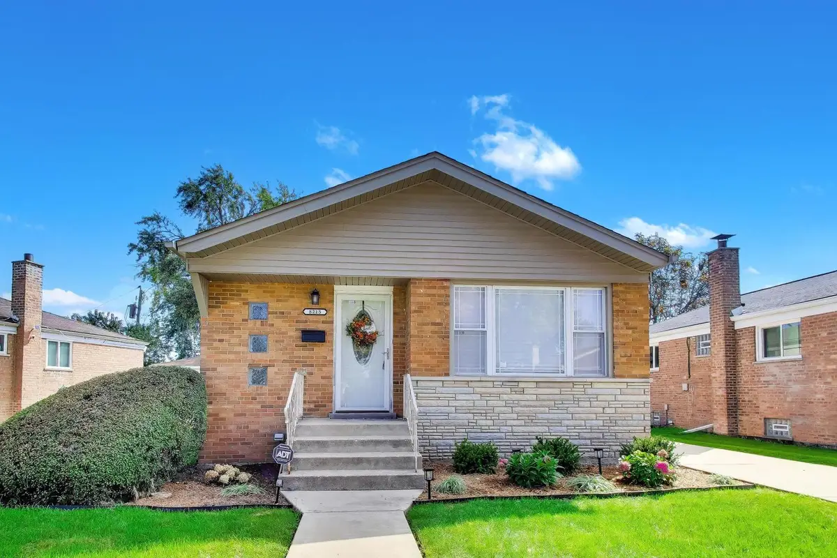 8215 S Tripp Avenue, Chicago, IL 60652 - #1