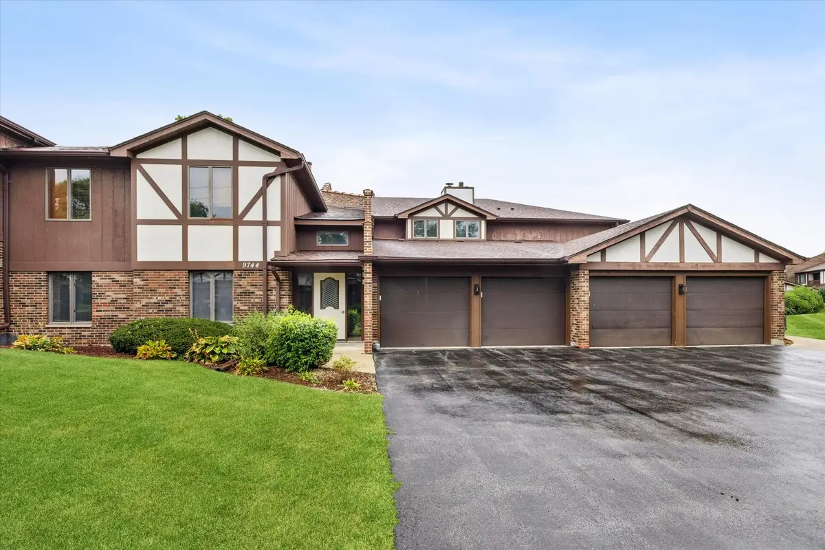 9744 Mill Drive #E1, Palos Park, IL 60464 - #1