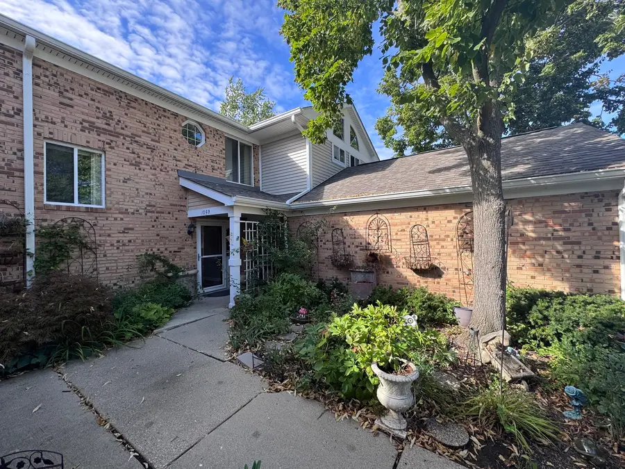 1059 Courtland Drive, Buffalo Grove, IL 60089 - #2