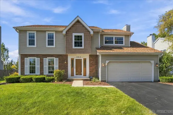 923 Ridge Trail, Carol Stream, IL 60188