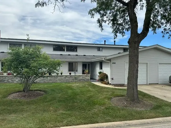1104 Taunton Court, Schaumburg, IL 60193