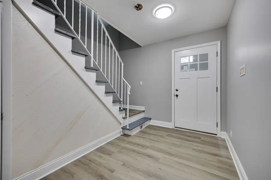 574 Ridge Avenue, Elk Grove Village, IL 60007 - #2