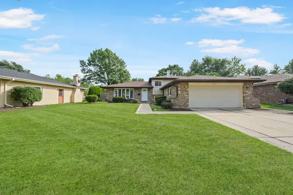 1617 Holly Avenue, Darien, IL 60561