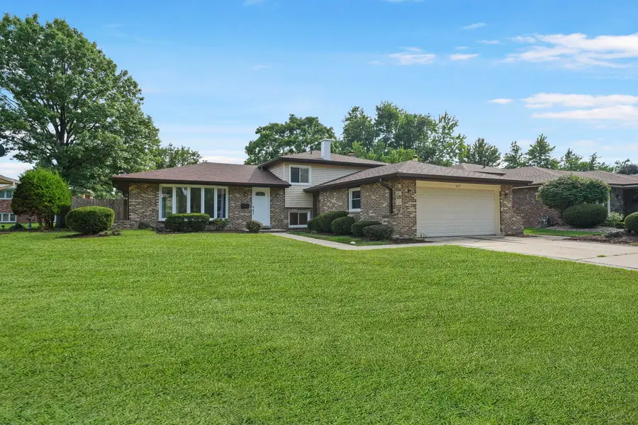 1617 Holly Avenue, Darien, IL 60561 - #2