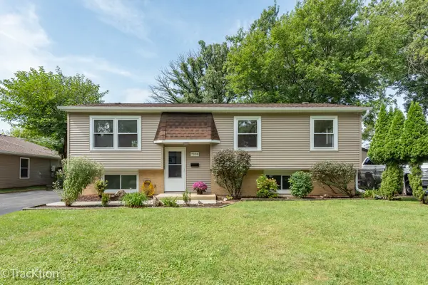 7208 Sprucewood Avenue, Woodridge, IL 60517