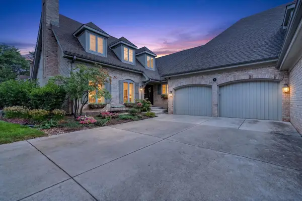 10 Tartan Ridge Road, Burr Ridge, IL 60527