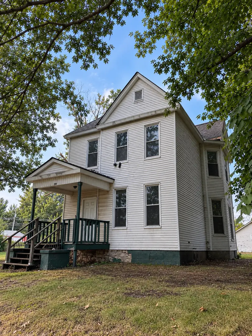930 W 14th Street, Davenport, IA 52804 - #2