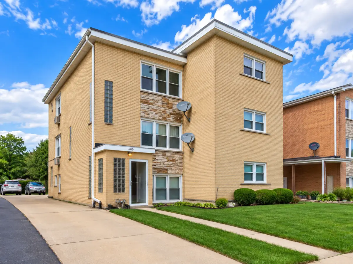 680 Beau Court, Des Plaines, IL 60016 - #1