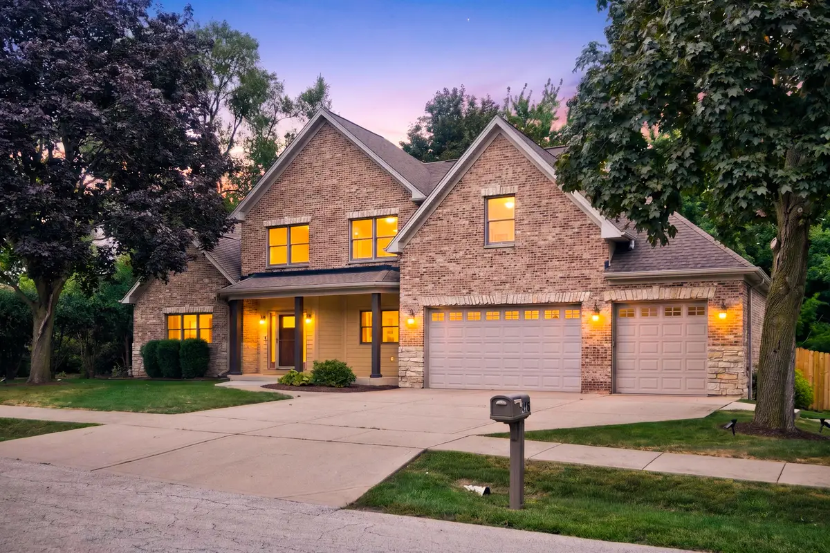 408 W Pine Avenue, Roselle, IL 60172 - #1