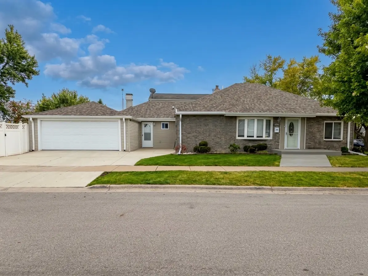 10801 Oak Avenue, Chicago Ridge, IL 60415 - #1