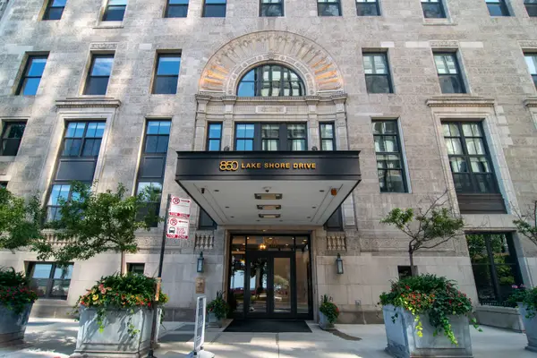 850 N Lake Shore Drive #210, Chicago, IL 60611