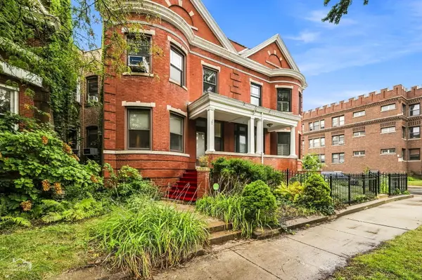 5402 S University Avenue, Chicago, IL 60615