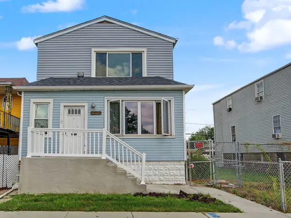 10335 S Hoxie Avenue, Chicago, IL 60617