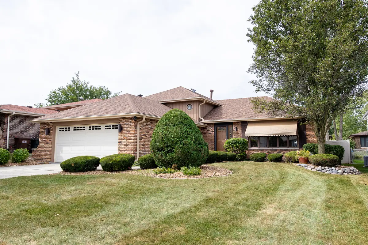 15548 Vista Drive, Oak Forest, IL 60452 - #1