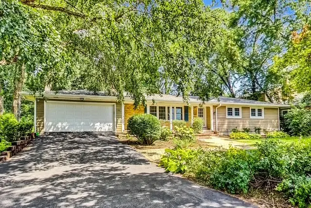 125 N Prospect Avenue, Clarendon Hills, IL 60514 - #1