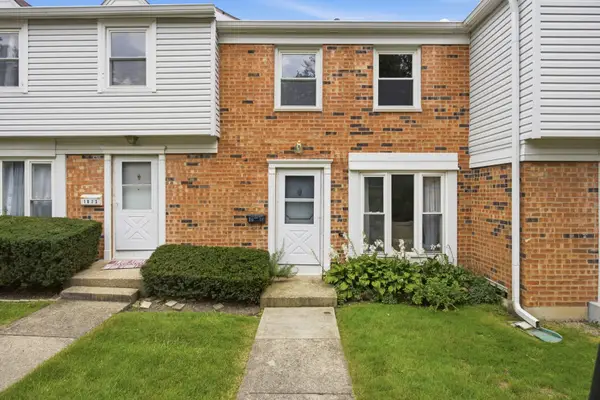 1074 Bristol Court, Streamwood, IL 60107