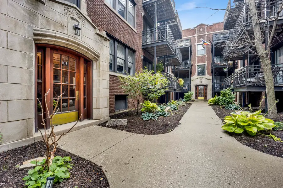 1133 W Grace Street, Chicago, IL 60613 - #3