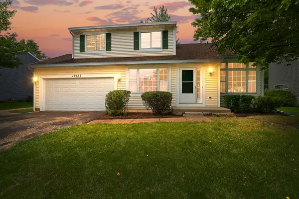 18153 W Banbury Drive, Gurnee, IL 60031
