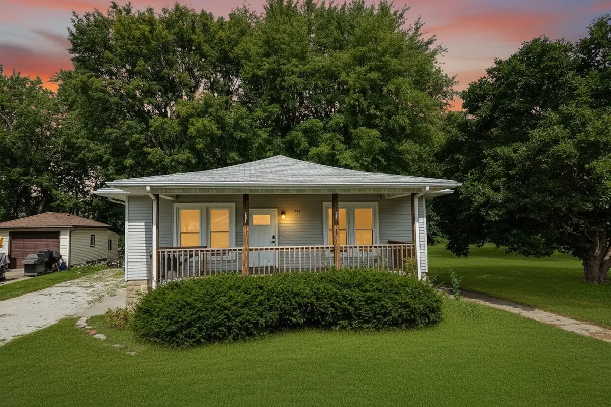472 E Cherry Street, Watseka, IL 60970 - #1