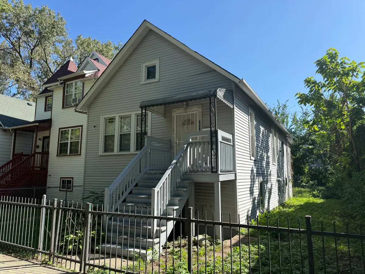 7931 S Muskegon Avenue, Chicago, IL 60617 - #1