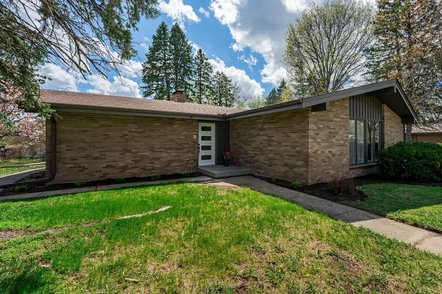 5075 Welsh Road, Rockford, IL 61107 - #2