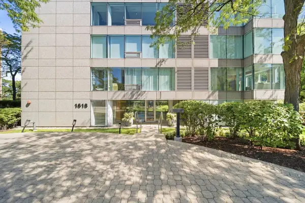 1618 Sheridan Road #4, Wilmette, IL 60091