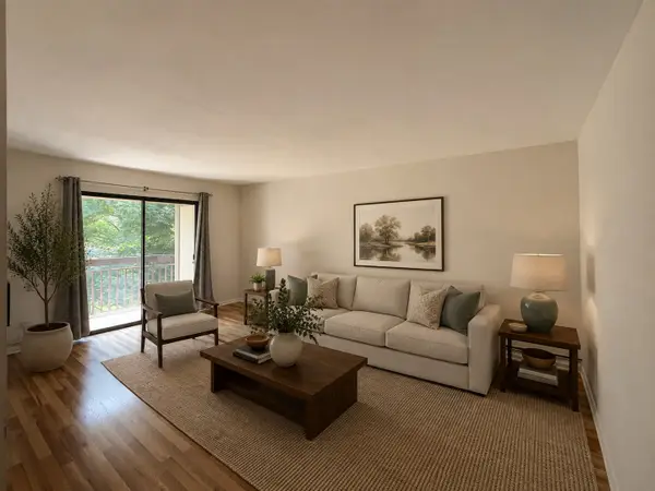 2208 Country Club Drive #26, Woodridge, IL 60517