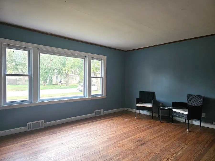 8006 Long Avenue, Burbank, IL 60459 - #3