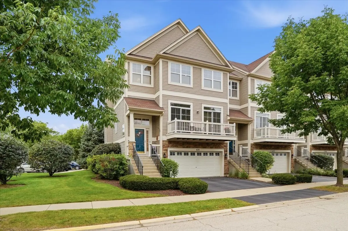 674 Shoreline Drive, Grayslake, IL 60030 - #1