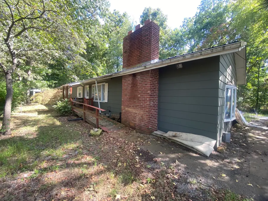 594 County Road 150 N, Thompsonville, IL 62890 - #3