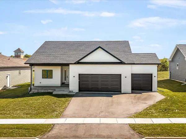 8557 Blue River Road, Rockford, IL 61107