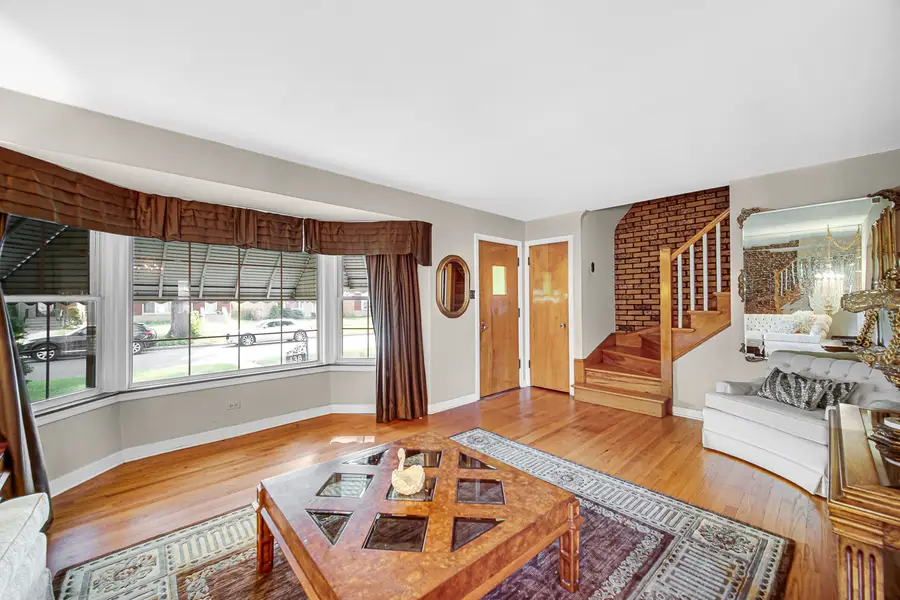 138 Linden Avenue, Bellwood, IL 60104 - #2