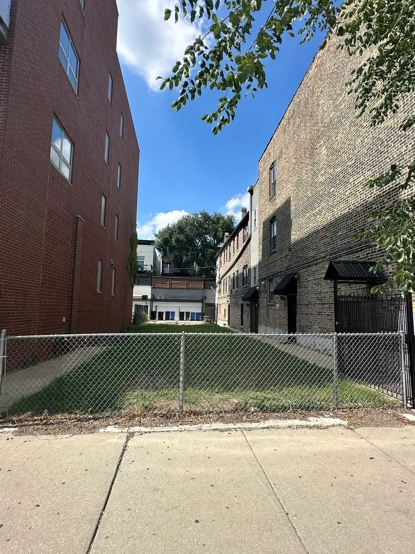 910 N Ashland Avenue, Chicago, IL 60622 - #1