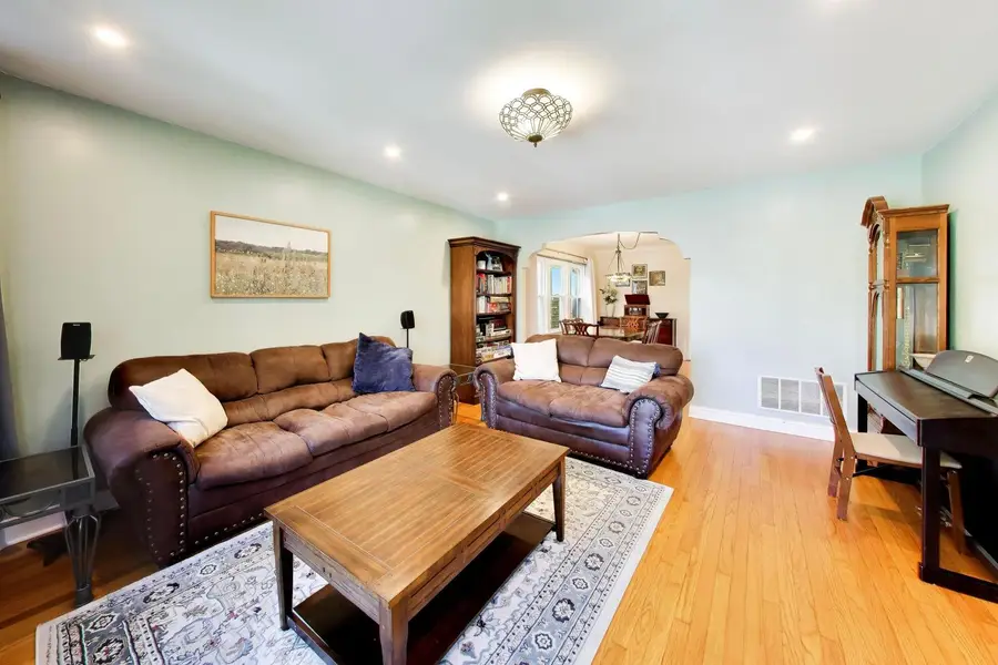 6309 W Waveland Avenue, Chicago, IL 60634 - #2