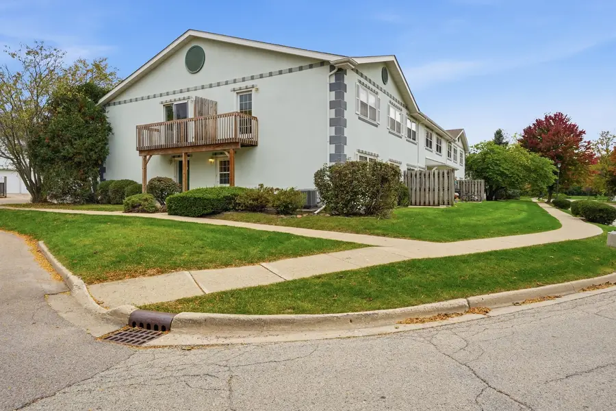 1083 Greenwood Circle, Woodstock, IL 60098 - #3