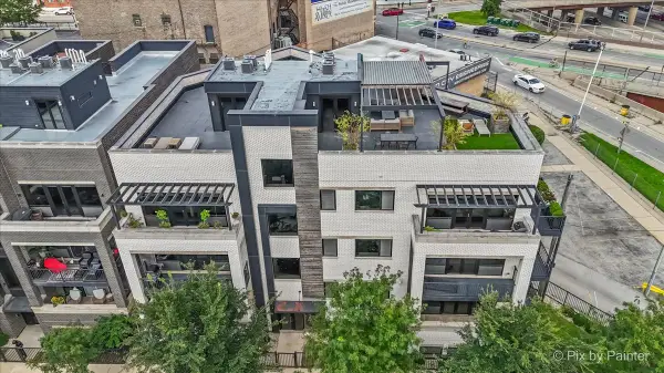 1334 W Walton Street #1W, Chicago, IL 60642