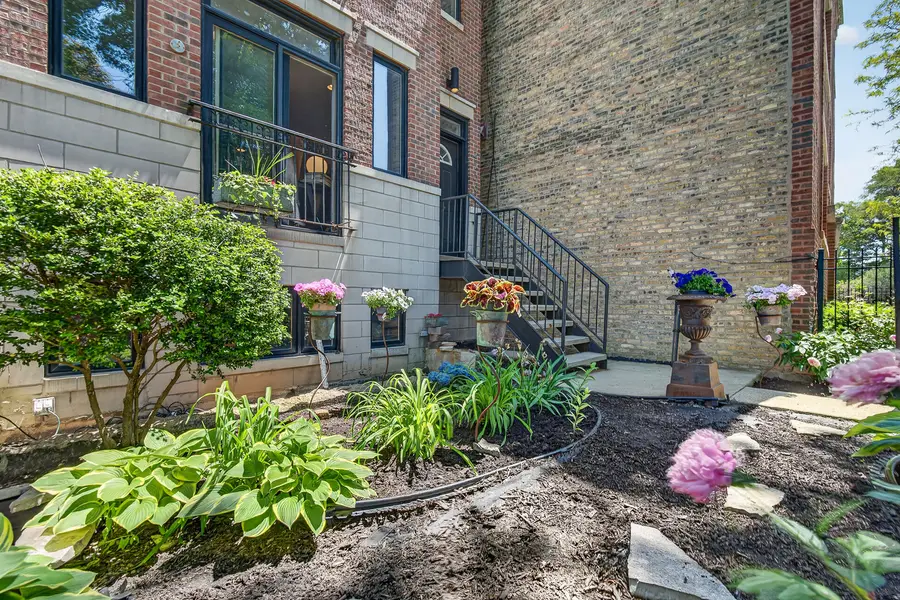 2709 N Campbell Avenue #1, Chicago, IL 60647 - #3