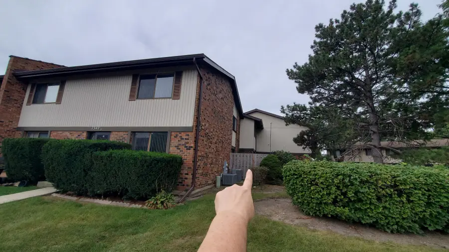 7342 Winthrop Way #8, Downers Grove, IL 60516 - #2
