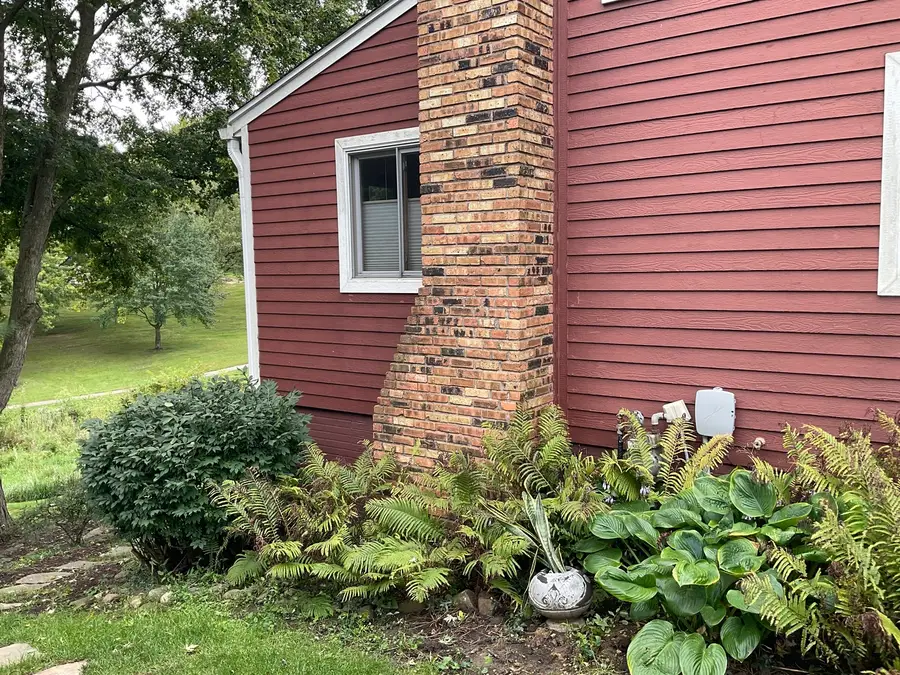 37 Park Avenue, Eldridge, IA 52748 - #2