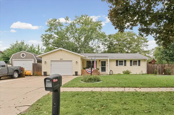 2201 Clover Lane, Champaign, IL 61821