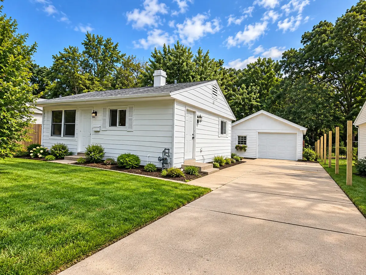 63 Sparrow Road, Carpentersville, IL 60110 - #1