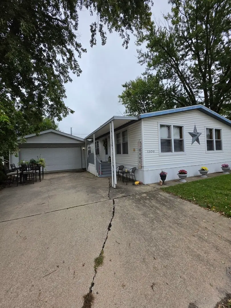 1306 13th Street, Bloomington, IL 61704 - #2