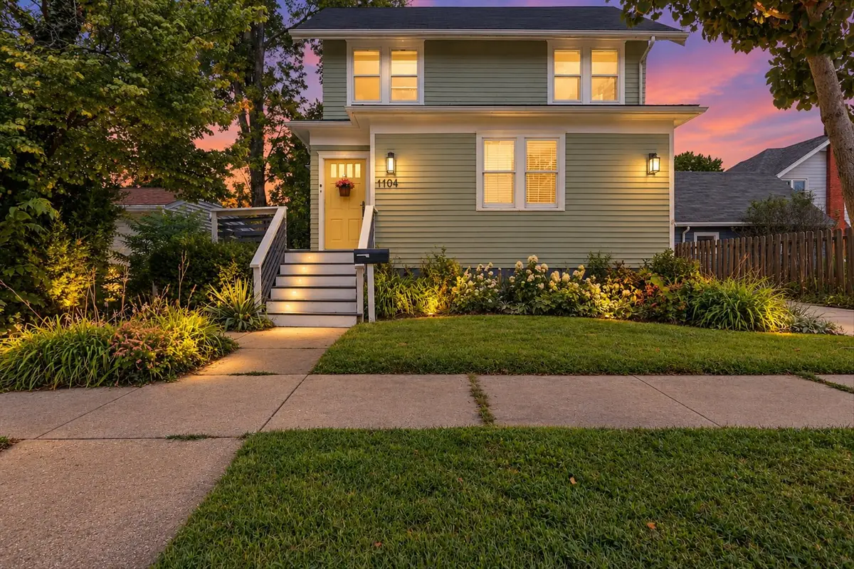 1104 W Washington Street, Champaign, IL 61821 - #1