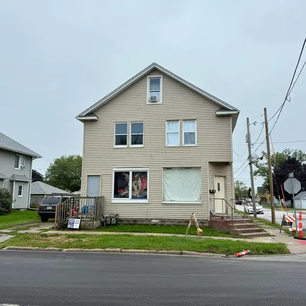 3643 Rockingham Road, Davenport, IA 52802