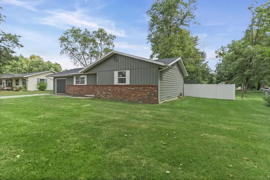 742 N Reel Avenue, Salem, IL 62881 - #3