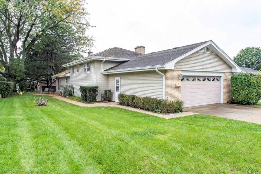 719 Hillside Avenue, Antioch, IL 60002 - #2