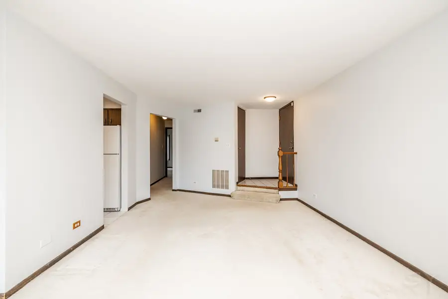 1717 Lakecliffe Drive #C, Wheaton, IL 60189 - #2