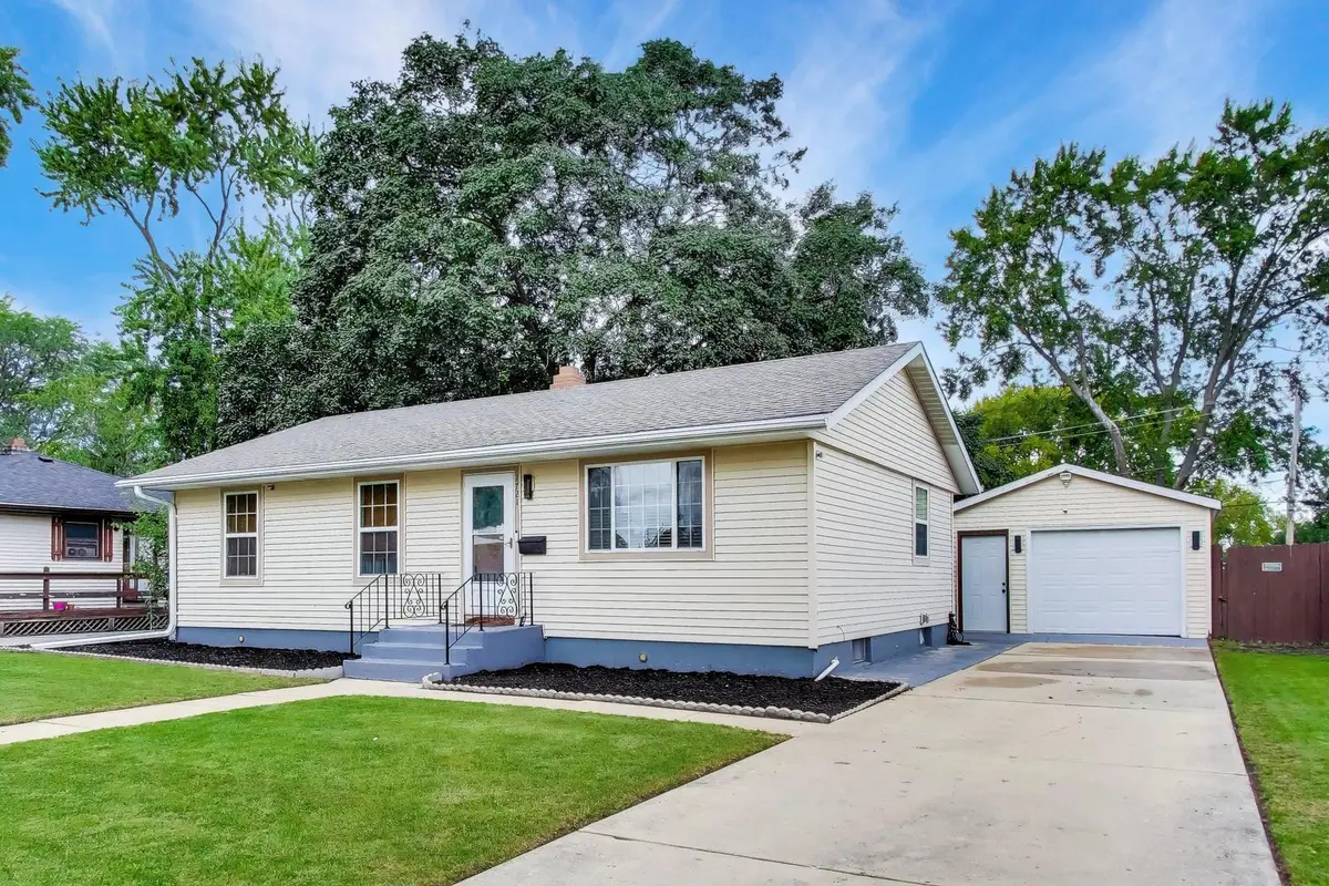 1721 W Illinois Avenue, Aurora, IL 60506 - #1