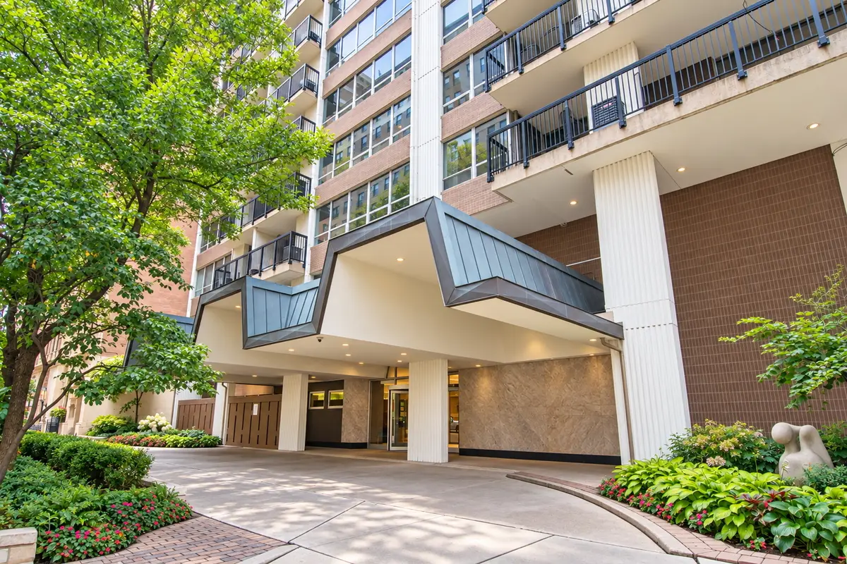 201 E Chestnut Street #23A, Chicago, IL 60611 - #1