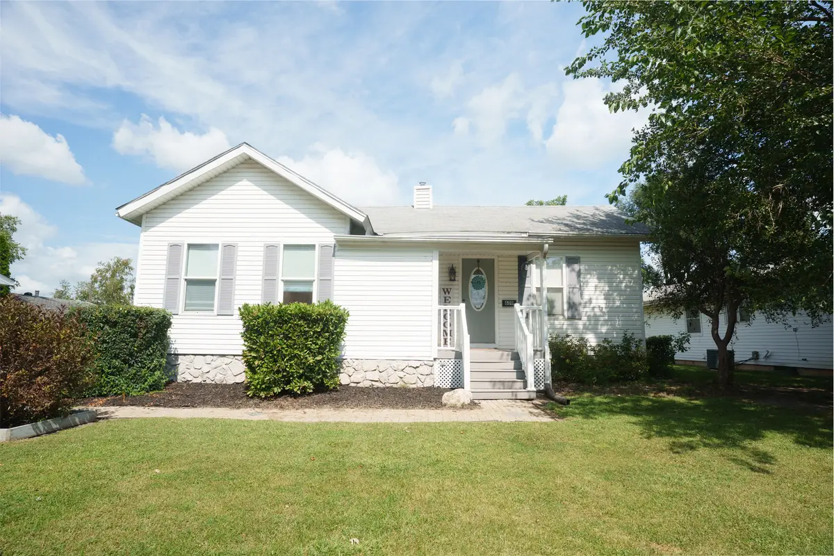 609 W 3rd Street, Sandwich, IL 60548 - #1